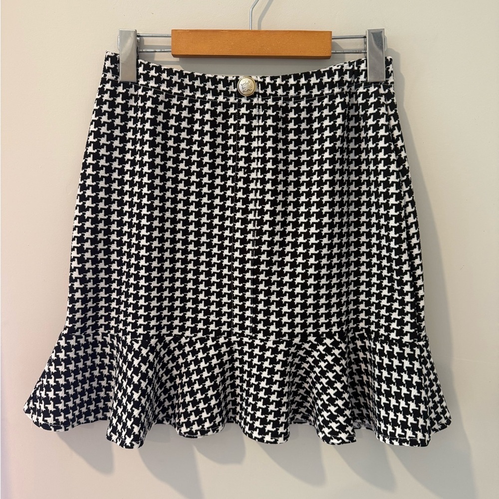 Elegant Black and White Houndstooth Skirt
